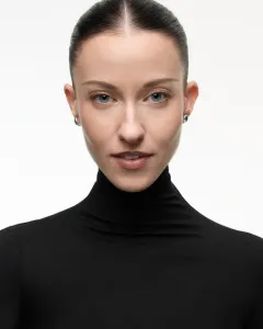 Zsofia Krone – Close-Up